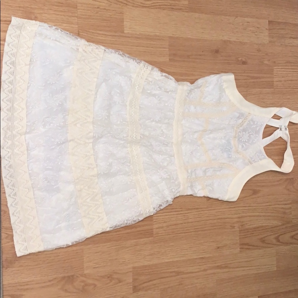 American Eagle sleeveless white/ cream lace dress